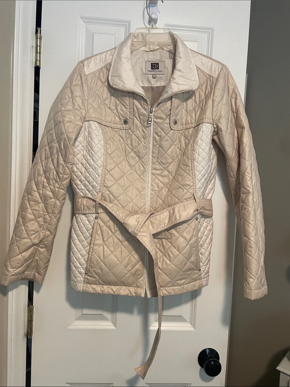 Quilted Belted Jacket in Beige/Cream